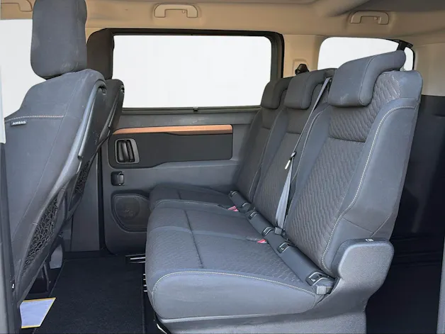 Toyota PROACE Verso L1 2.0 D Trend inkl. Standheizung und Anhängerkupplung