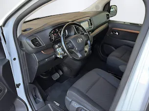 Toyota PROACE Verso L1 2.0 D Trend inkl. Standheizung und Anhängerkupplung