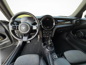https://vehicle.imgix.net/4413763/2a96cb3b-f58d-4111-9e16-af1dcd5a1680.jpg