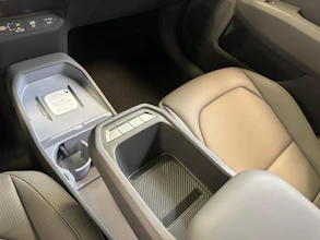 https://vehicle.imgix.net/4413766/5c78d2c8-ee8f-4f17-8728-c7ca9d89f0ea.jpg