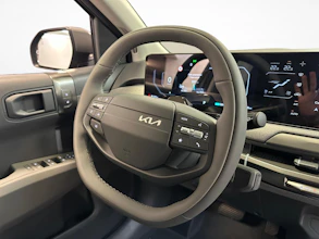 https://vehicle.imgix.net/4413766/b8563f0f-6d66-4098-a175-ac506b0a9249.jpg