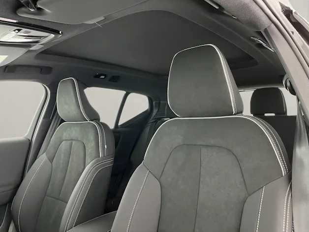 Volvo XC40 2.0 B3 MH Plus Dark