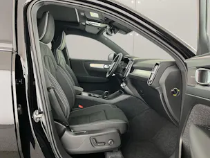 VOLVO XC40 2.0 B3 MH Plus Dark