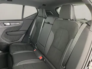 VOLVO XC40 2.0 B3 MH Plus Dark