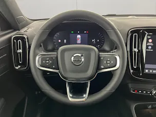 VOLVO XC40 2.0 B3 MH Plus Dark