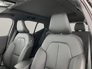 VOLVO XC40 2.0 B3 MH Plus Dark