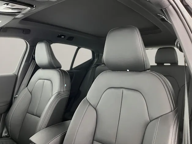 Volvo XC40 2.0 B3 MH Plus Dark