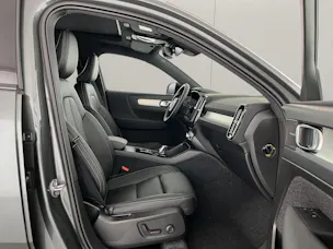 VOLVO XC40 2.0 B3 MH Plus Dark
