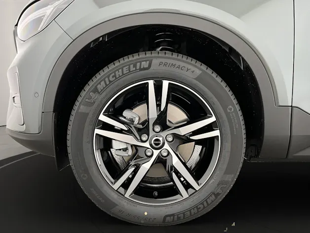 Volvo XC40 2.0 B3 MH Plus Dark