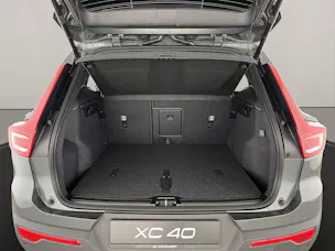 VOLVO XC40 2.0 B3 MH Plus Dark