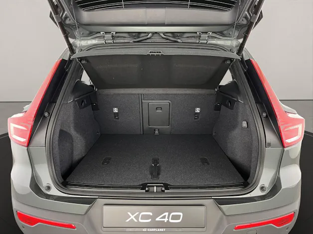 Volvo XC40 2.0 B3 MH Plus Dark