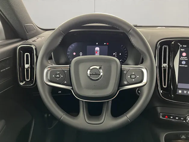 Volvo XC40 2.0 B3 MH Plus Dark