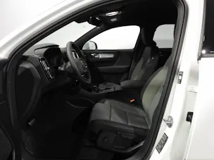 VOLVO XC40 2.0 B3 MH Core