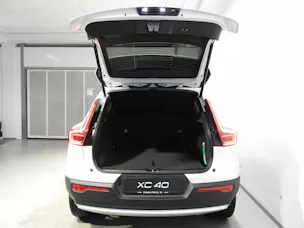 VOLVO XC40 2.0 B3 MH Core