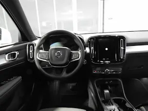 VOLVO XC40 2.0 B3 MH Core