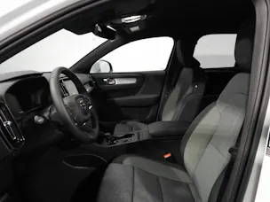 VOLVO XC40 2.0 B3 MH Core