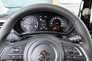 Suzuki Swift 1.2 Sakura Top Hybrid CVT - "Edition Limitée * 5 ans de garantie * Clim Auto * Rétroviseur Elect. Rabattable"