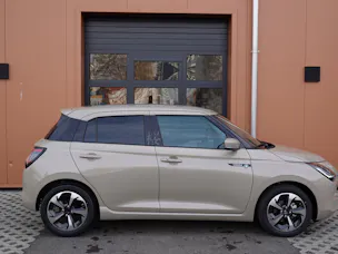 Suzuki Swift 1.2 Sakura Top Hybrid CVT - "Edition Limitée * 5 ans de garantie * Clim Auto * Rétroviseur Elect. Rabattable"