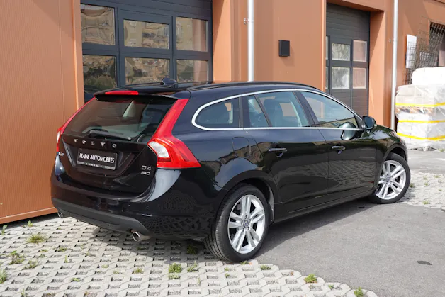 Volvo V60 D4 AWD Geartronic "* CH Véhicule * 8 Roues * Phares Auto * Sièges chauffants * Capteur stationnement * Tempomat *
