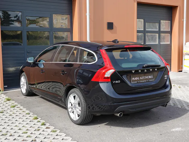 Volvo V60 D4 AWD Geartronic "* CH Véhicule * 8 Roues * Phares Auto * Sièges chauffants * Capteur stationnement * Tempomat *