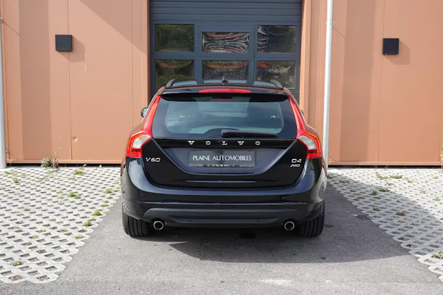 Volvo V60 D4 AWD Geartronic "* CH Véhicule * 8 Roues * Phares Auto * Sièges chauffants * Capteur stationnement * Tempomat *