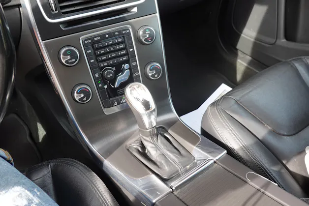 Volvo V60 D4 AWD Geartronic "* CH Véhicule * 8 Roues * Phares Auto * Sièges chauffants * Capteur stationnement * Tempomat *