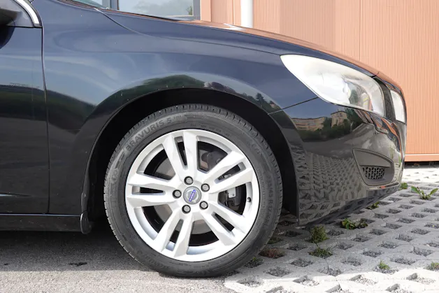 Volvo V60 D4 AWD Geartronic "* CH Véhicule * 8 Roues * Phares Auto * Sièges chauffants * Capteur stationnement * Tempomat *