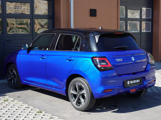 Suzuki Swift 1.2 Compact Top Hybrid CVT - * Tempomat Adapt. * Caméra de recul * Sièges chauffants * Apple Car Play * Aides Conduites"