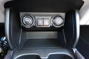 Suzuki Swift 1.2 Compact Top Hybrid CVT - * Tempomat Adapt. * Caméra de recul * Sièges chauffants * Apple Car Play * Aides Conduites"