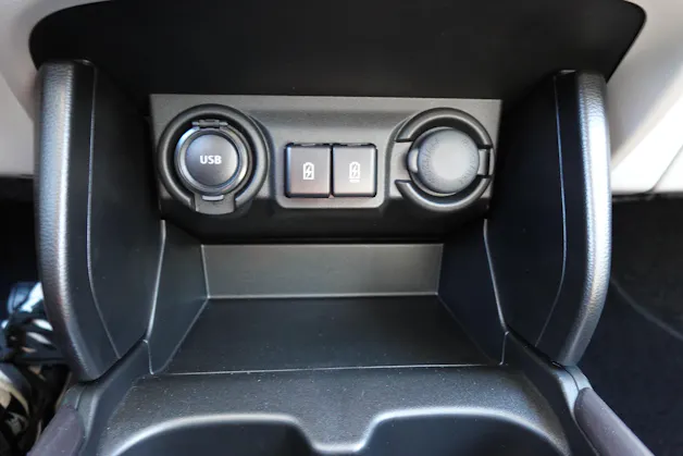 Suzuki Swift 1.2 Compact Top Hybrid CVT - * Tempomat Adapt. * Caméra de recul * Sièges chauffants * Apple Car Play * Aides Conduites"