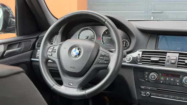 BMW X3 xDrive 20d -" Pack M * Capteur + Camera de Recul * intérieur cuir * jantes 19 pouces * sièges chauffants+électriques "