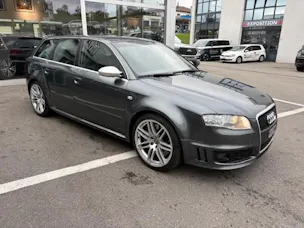 AUDI RS4 Avant 4.2 V8 quattro
