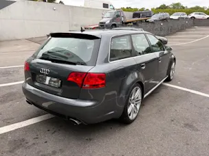 AUDI RS4 Avant 4.2 V8 quattro