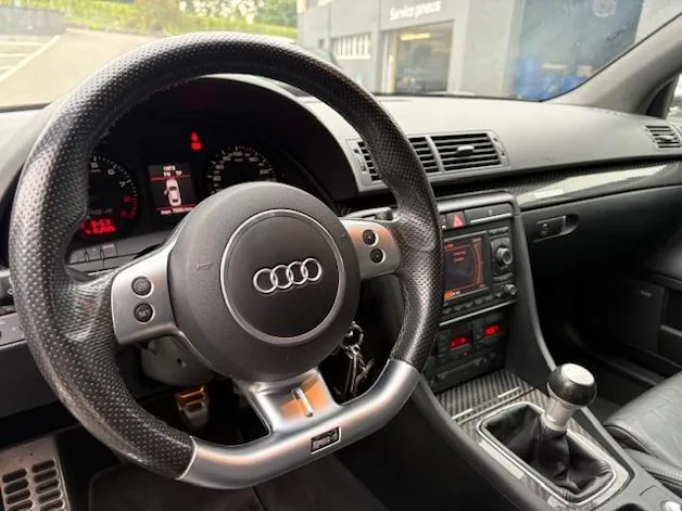 AUDI RS4 Avant 4.2 V8 quattro