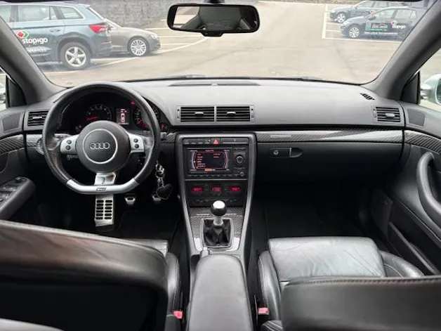 AUDI RS4 Avant 4.2 V8 quattro