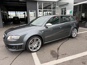 AUDI RS4 Avant 4.2 V8 quattro