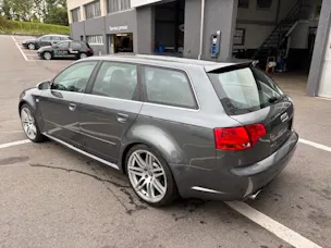 AUDI RS4 Avant 4.2 V8 quattro