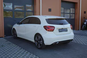 MERCEDES-BENZ A 200 Night Star "* Régulateur de vitesse * Sièges chauffantes * jantes 18 * intérieur cuir/tissus "