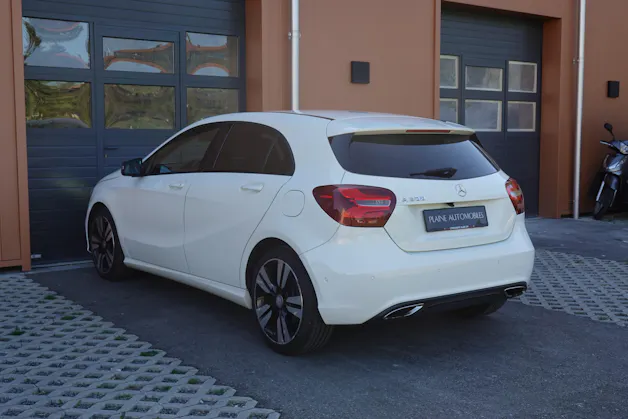 Mercedes-Benz A 200 Night Star "* Régulateur de vitesse * Sièges chauffantes * jantes 18 * intérieur cuir/tissus "