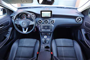 MERCEDES-BENZ A 200 Night Star "* Régulateur de vitesse * Sièges chauffantes * jantes 18 * intérieur cuir/tissus "