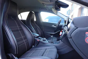 MERCEDES-BENZ A 200 Night Star "* Régulateur de vitesse * Sièges chauffantes * jantes 18 * intérieur cuir/tissus "