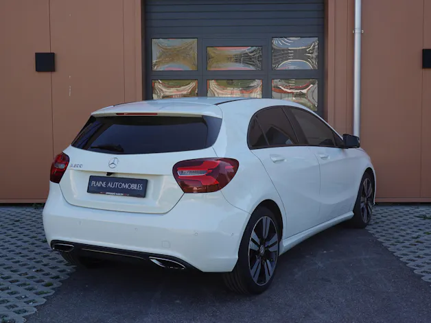 Mercedes-Benz A 200 Night Star "* Régulateur de vitesse * Sièges chauffantes * jantes 18 * intérieur cuir/tissus "
