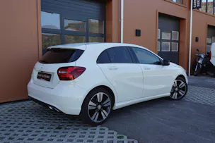 MERCEDES-BENZ A 200 Night Star "* Régulateur de vitesse * Sièges chauffantes * jantes 18 * intérieur cuir/tissus "
