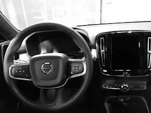 VOLVO XC40 2.0 B3 MH Core