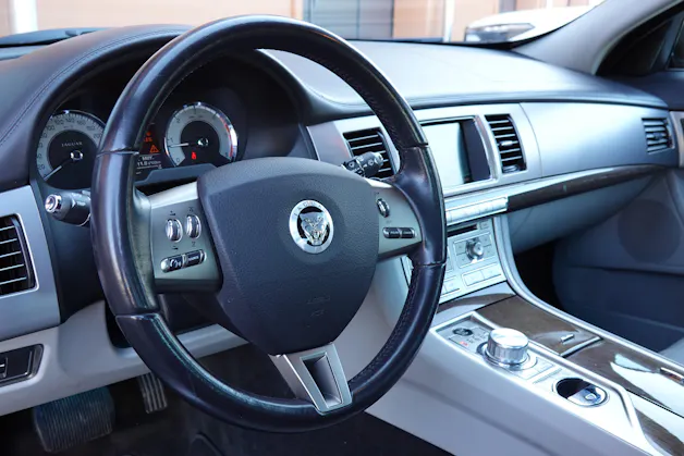 Jaguar XF 3.0d S V6 Portfolio - "8 Roues * Expertisé 08.2025"