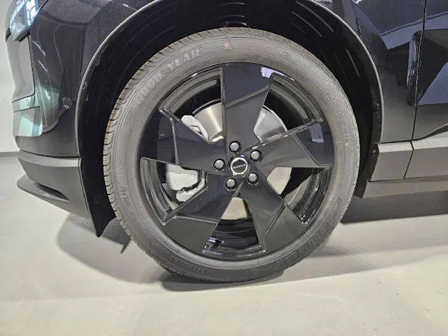 Volvo EX 30 E60 Twin Ultra Swiss Black Edition