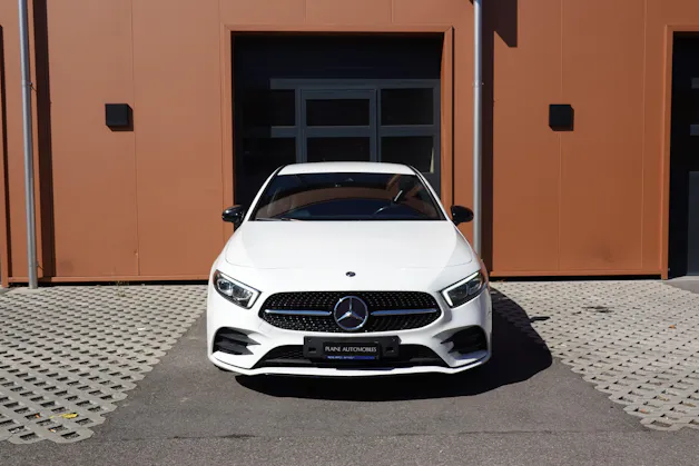 Mercedes-Benz A 250 AMG Line 7G-DCT "*Pack AMG Line * Caméra de Recul * Tempomat Adaptatif * Clim Auto * Sièges AMG * Aide à la Conduite *"