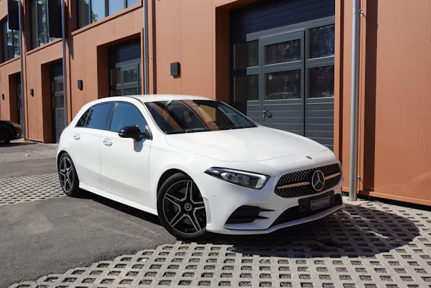 Mercedes-Benz A 250 AMG Line 7G-DCT "*Pack AMG Line * Caméra de Recul * Tempomat Adaptatif * Clim Auto * Sièges AMG * Aide à la Conduite *"