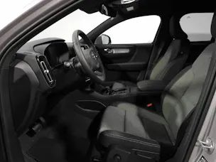 VOLVO XC40 2.0 B3 MH Core