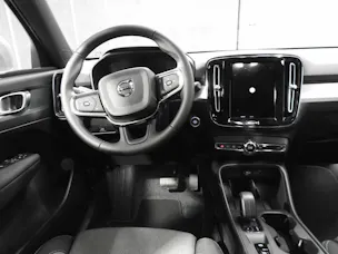 VOLVO XC40 2.0 B3 MH Core